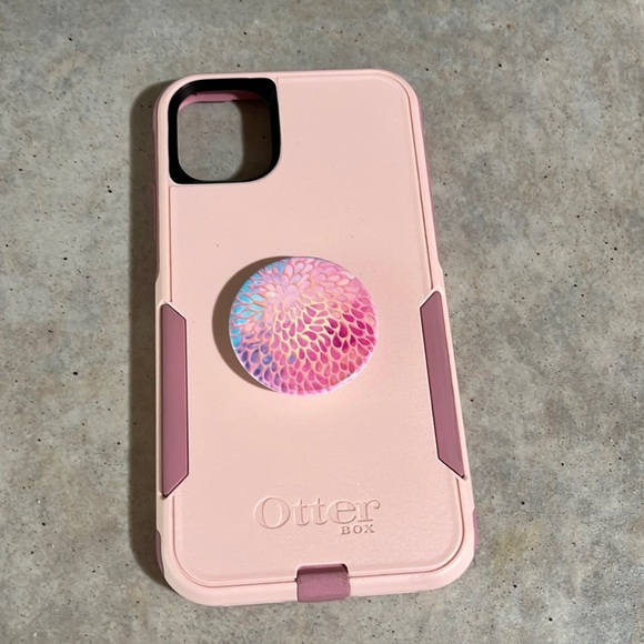 Beautiful iPhone 11 pink otterbox pop case